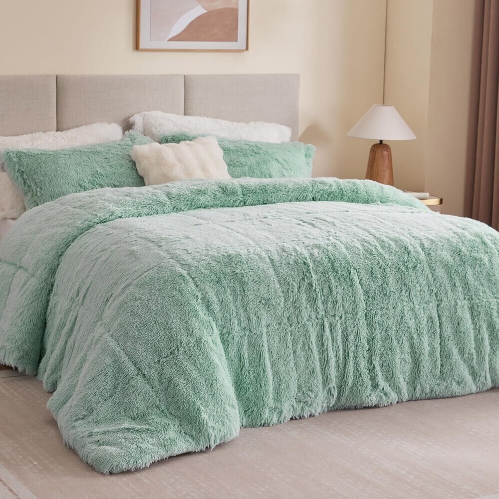 Intelligent Design Malea Shaggy Comforter Set Full/Queen Aqua Faux Fur BED78